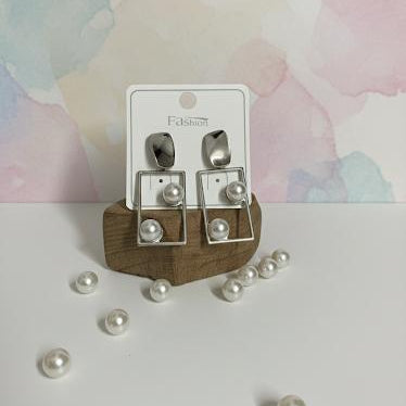 Silver Geometric Pearl Frame Earrings
